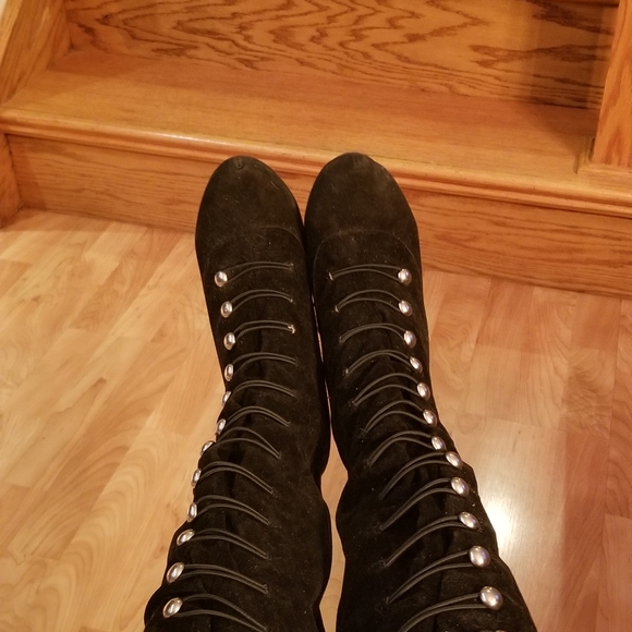 Boots - Picture 3 of 3